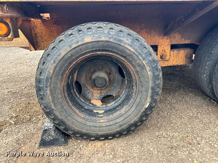 image for item DD3357 2003 Butler pole trailer