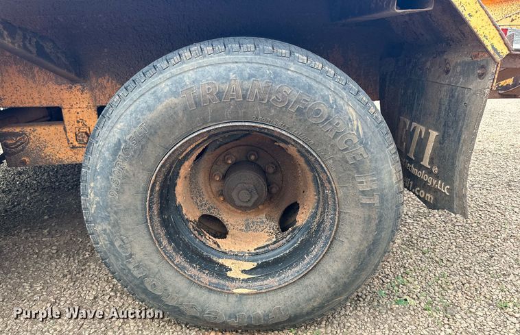 image for item DD3357 2003 Butler pole trailer