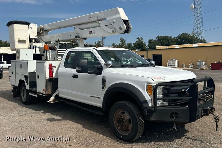 image for item DD3358 2017 Ford F550 Super Duty XL bucket truck