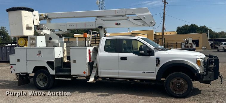 image for item DD3358 2017 Ford F550 Super Duty XL bucket truck