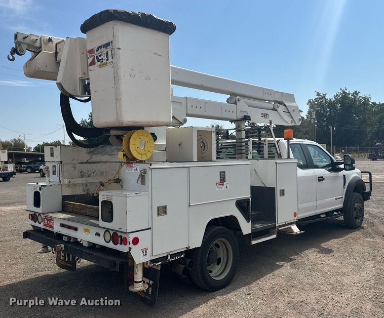 image for item DD3358 2017 Ford F550 Super Duty XL bucket truck