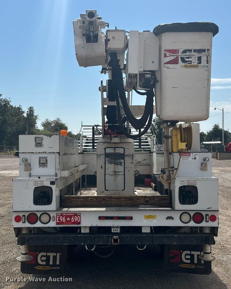 image for item DD3358 2017 Ford F550 Super Duty XL bucket truck