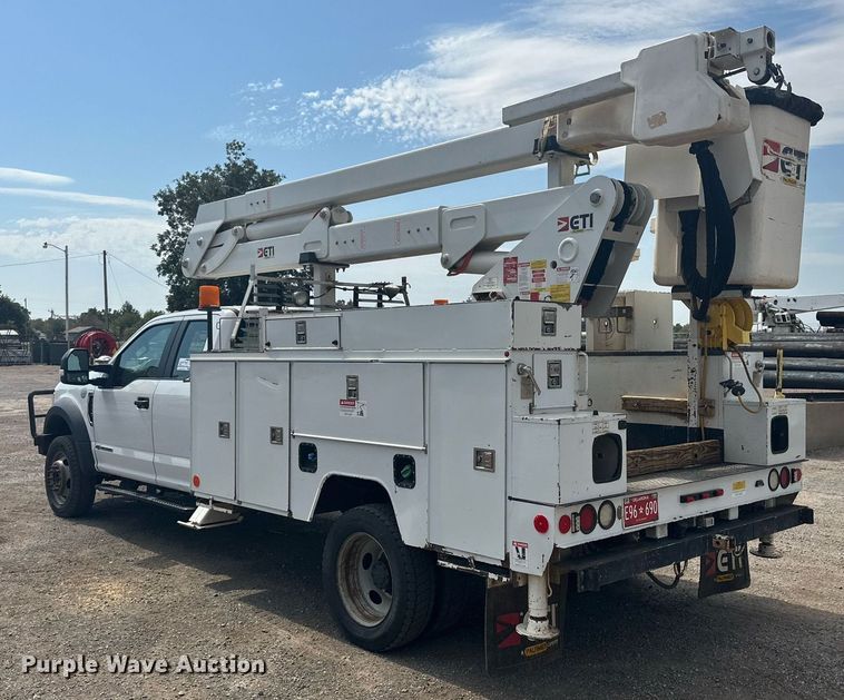 image for item DD3358 2017 Ford F550 Super Duty XL bucket truck