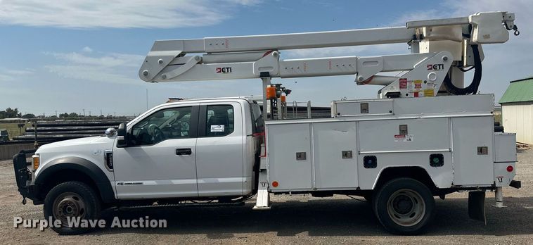 image for item DD3358 2017 Ford F550 Super Duty XL bucket truck