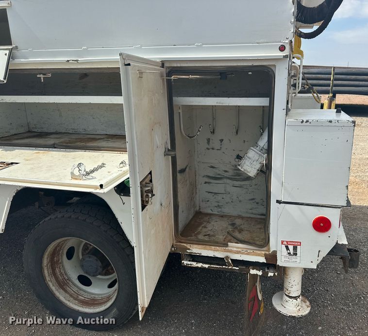 image for item DD3358 2017 Ford F550 Super Duty XL bucket truck