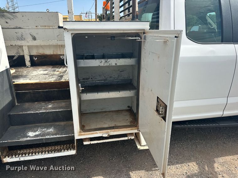 image for item DD3358 2017 Ford F550 Super Duty XL bucket truck