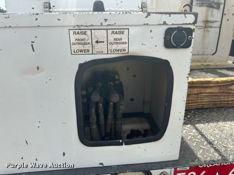 image for item DD3358 2017 Ford F550 Super Duty XL bucket truck