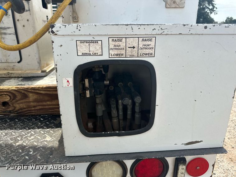 image for item DD3358 2017 Ford F550 Super Duty XL bucket truck