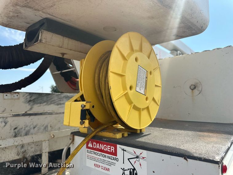 image for item DD3358 2017 Ford F550 Super Duty XL bucket truck