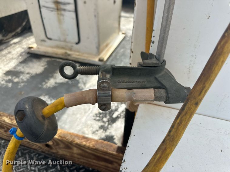 image for item DD3358 2017 Ford F550 Super Duty XL bucket truck