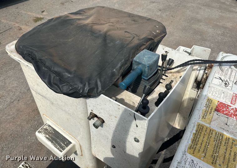 image for item DD3358 2017 Ford F550 Super Duty XL bucket truck