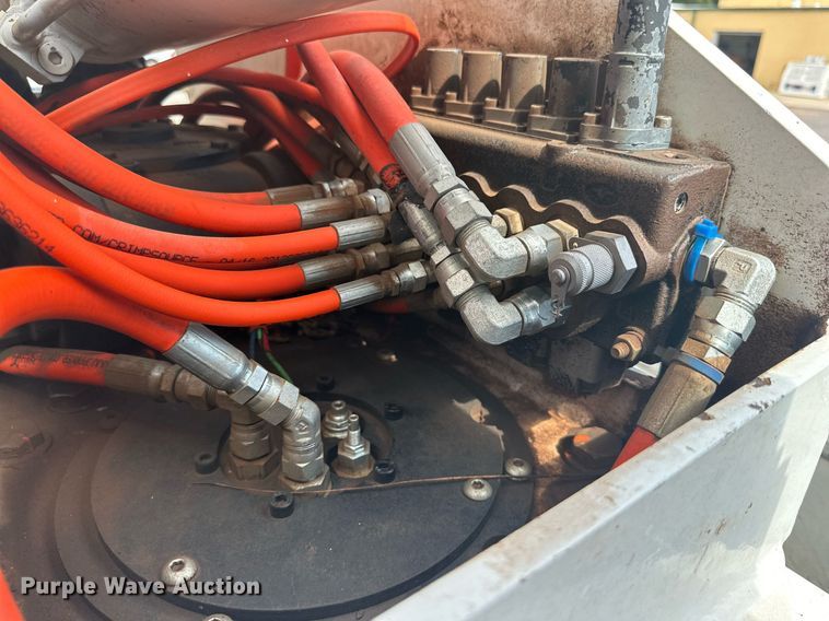 image for item DD3358 2017 Ford F550 Super Duty XL bucket truck