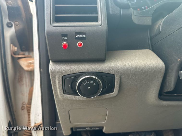 image for item DD3358 2017 Ford F550 Super Duty XL bucket truck