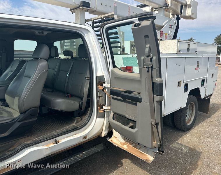 image for item DD3358 2017 Ford F550 Super Duty XL bucket truck