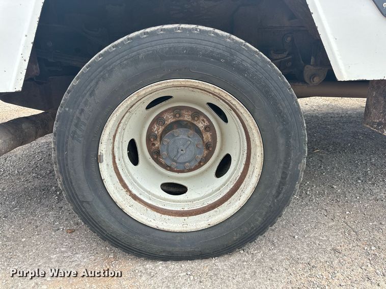 image for item DD3358 2017 Ford F550 Super Duty XL bucket truck