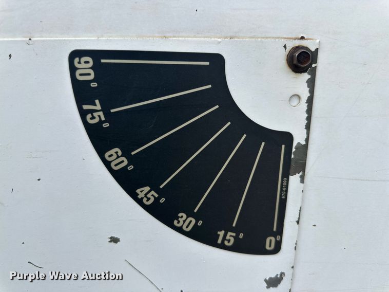 image for item DD3360 2001 International  2674 bucket truck