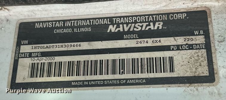 image for item DD3360 2001 International  2674 bucket truck