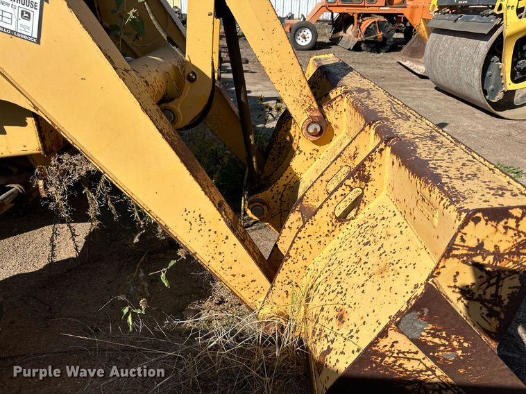 image for item DD3381 John Deere 210LE landscape tractor