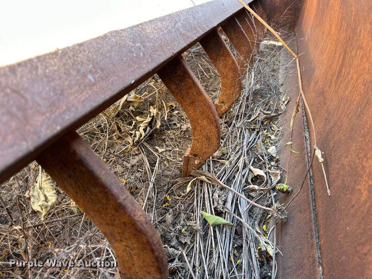 image for item DD3381 John Deere 210LE landscape tractor