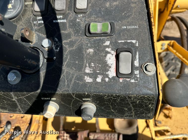 image for item DD3381 John Deere 210LE landscape tractor