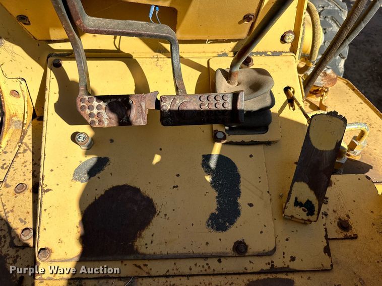 image for item DD3381 John Deere 210LE landscape tractor