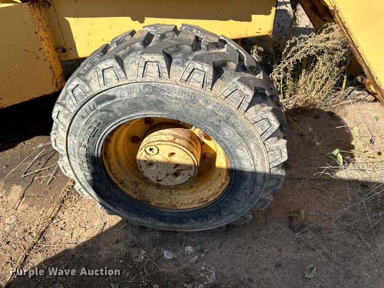 image for item DD3381 John Deere 210LE landscape tractor