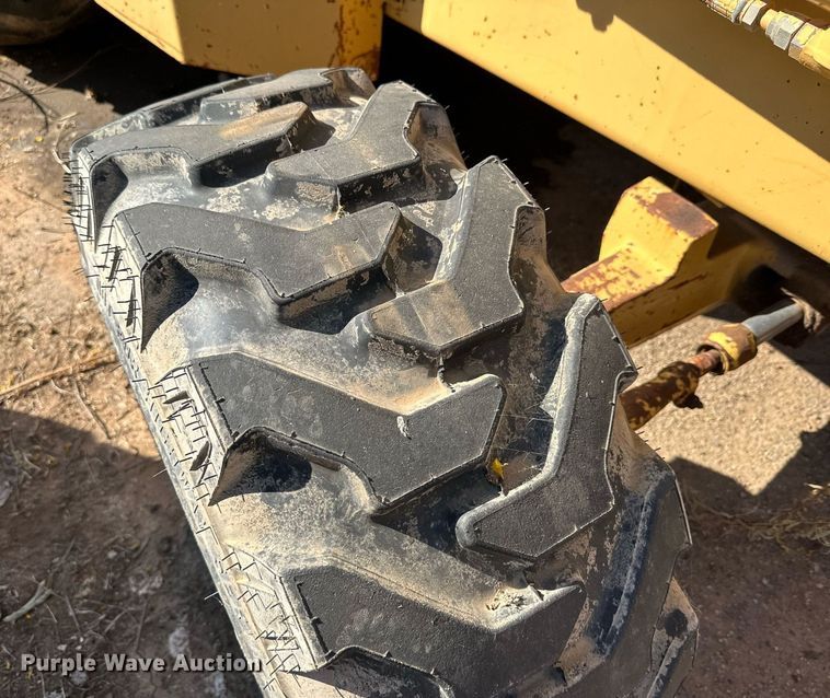 image for item DD3381 John Deere 210LE landscape tractor