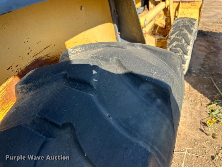 image for item DD3381 John Deere 210LE landscape tractor