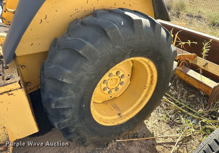 image for item DD3381 John Deere 210LE landscape tractor