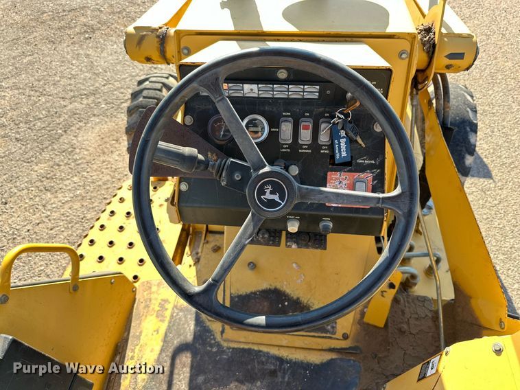 image for item DD3382 2006 John Deere 210LE landscape tractor