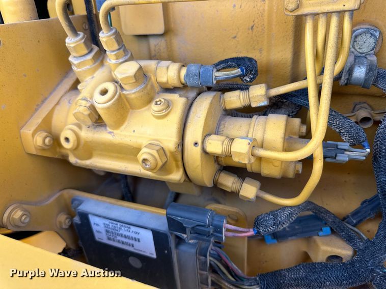 image for item DD3382 2006 John Deere 210LE landscape tractor