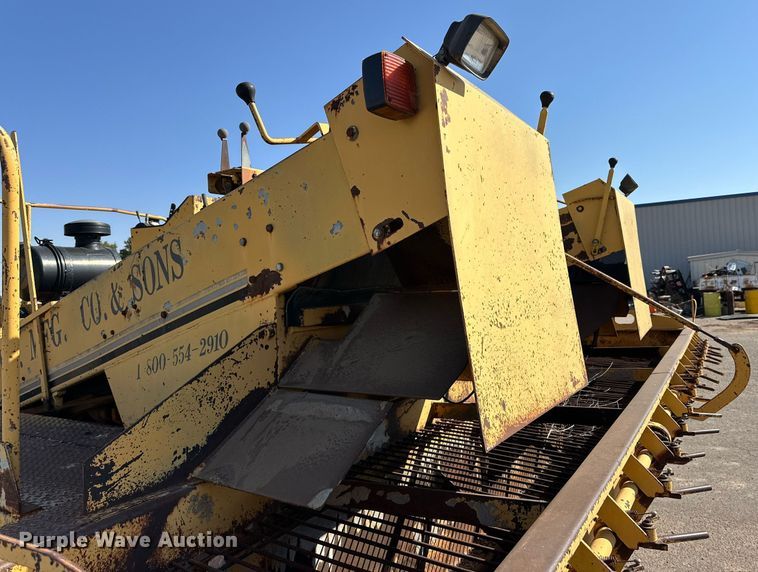 image for item DD3383 W.H. MFG chip spreader