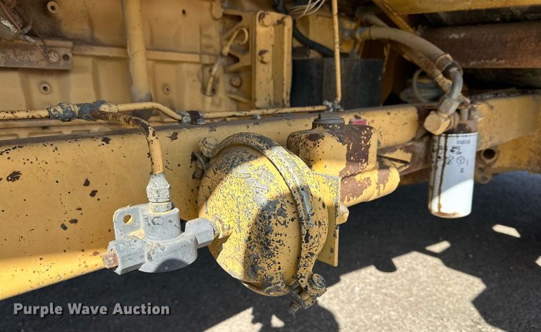 image for item DD3383 W.H. MFG chip spreader