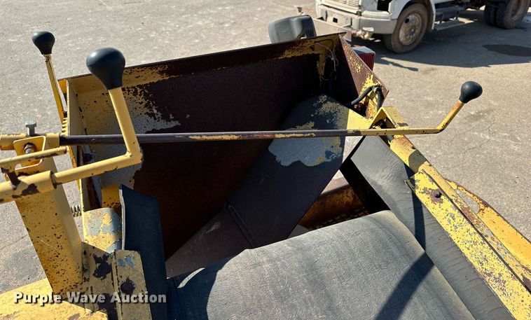 image for item DD3383 W.H. MFG chip spreader