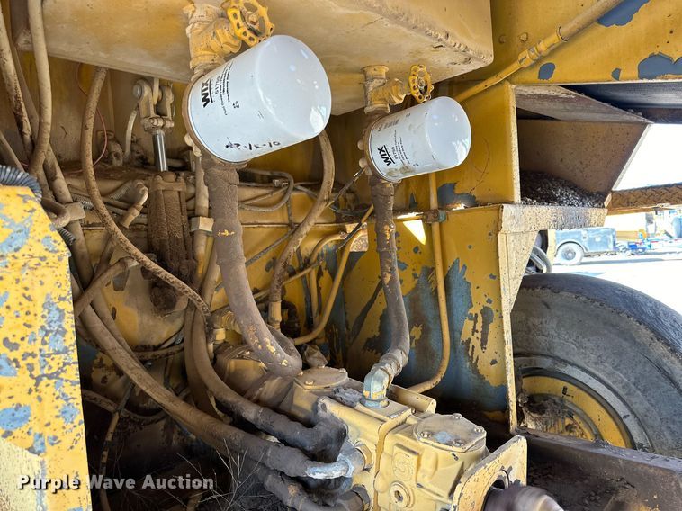 image for item DD3383 W.H. MFG chip spreader