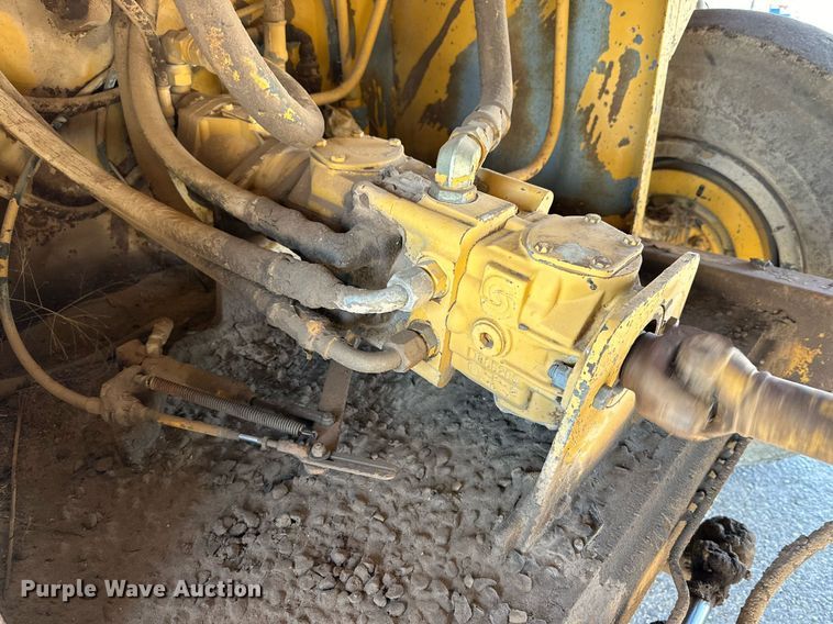 image for item DD3383 W.H. MFG chip spreader