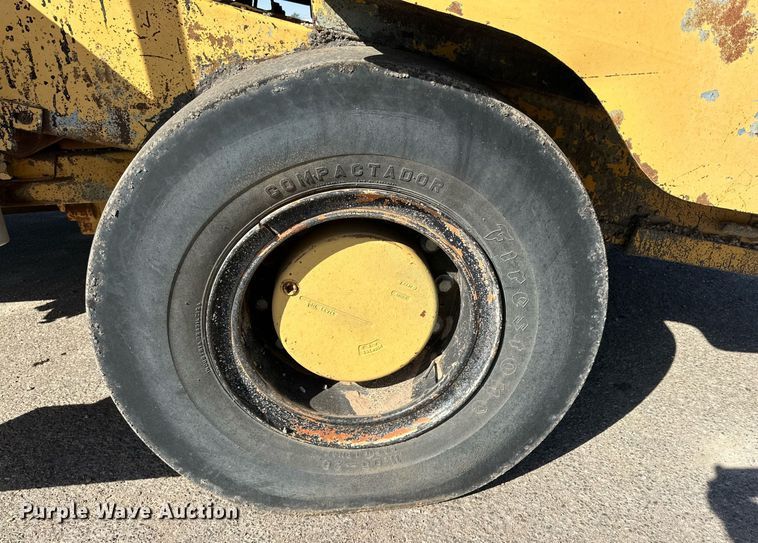 image for item DD3383 W.H. MFG chip spreader