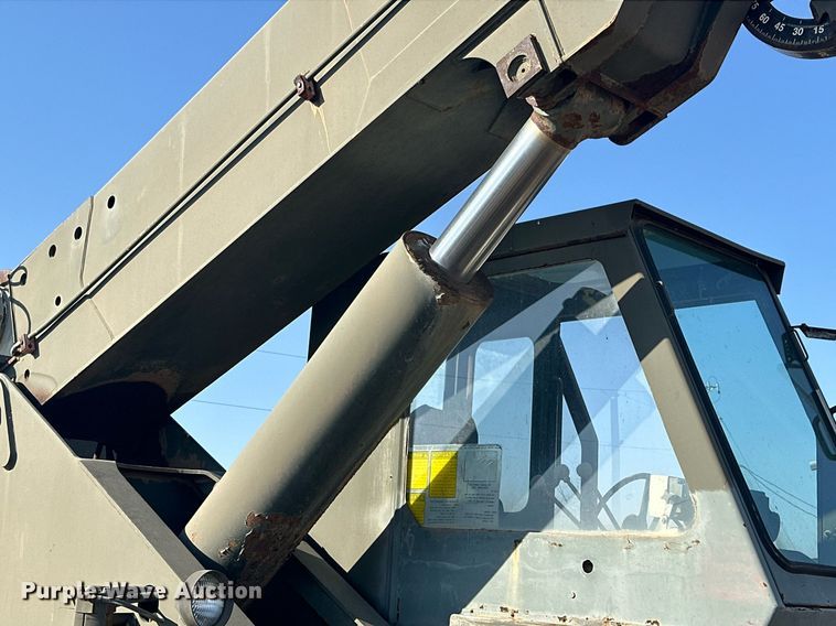 image for item DD3384 1987 Koehring LRT-180A crane