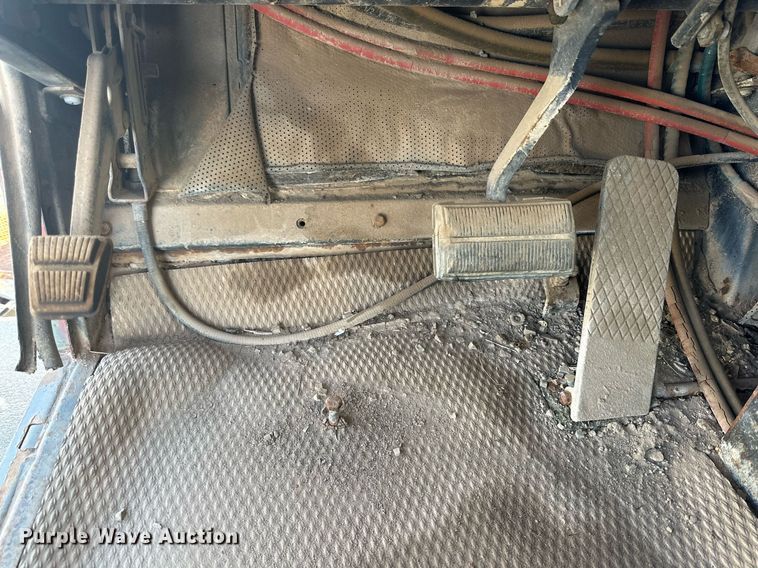 image for item DD3384 1987 Koehring LRT-180A crane