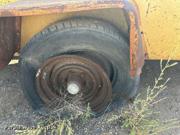 image for item DD3387 1988 LeRoi air compressor