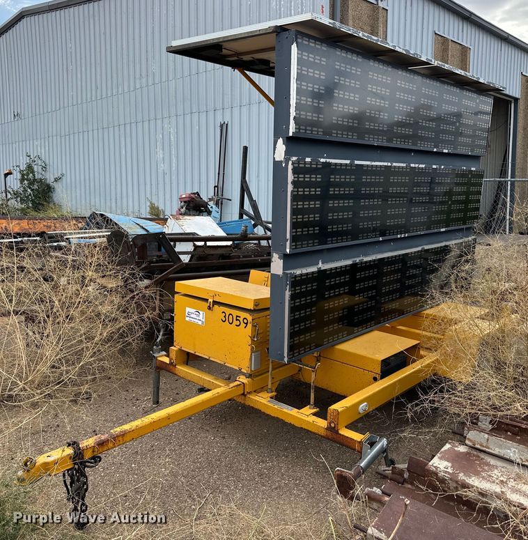 image for item DD3395 American Signal message board trailer 