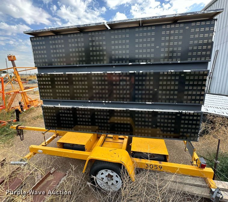 image for item DD3395 American Signal message board trailer 