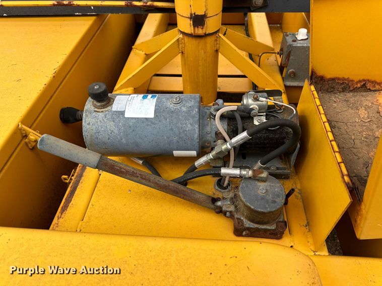 image for item DD3395 American Signal message board trailer 