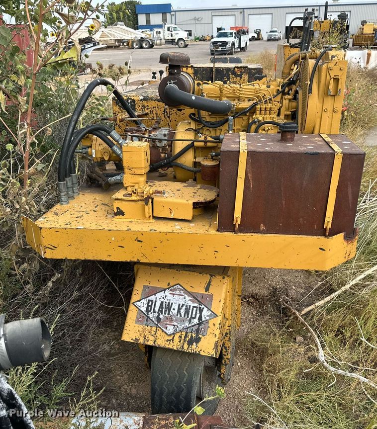 image for item DD3396 Blaw-Knox sealcoat squeegee machine