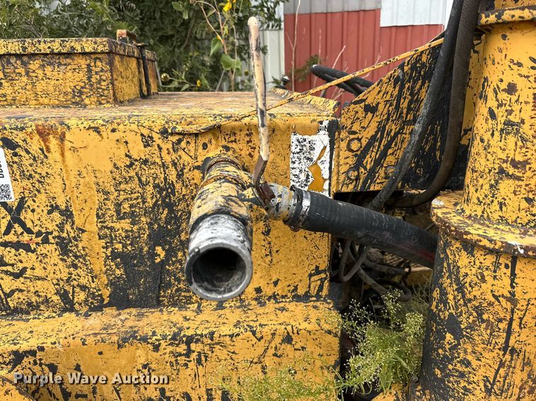 image for item DD3396 Blaw-Knox sealcoat squeegee machine