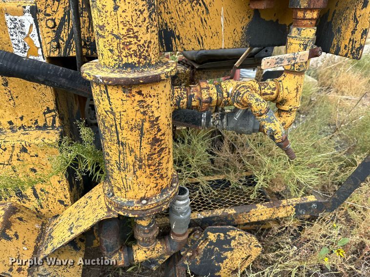 image for item DD3396 Blaw-Knox sealcoat squeegee machine