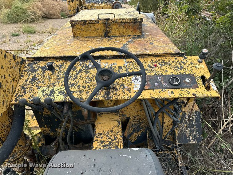 image for item DD3396 Blaw-Knox sealcoat squeegee machine