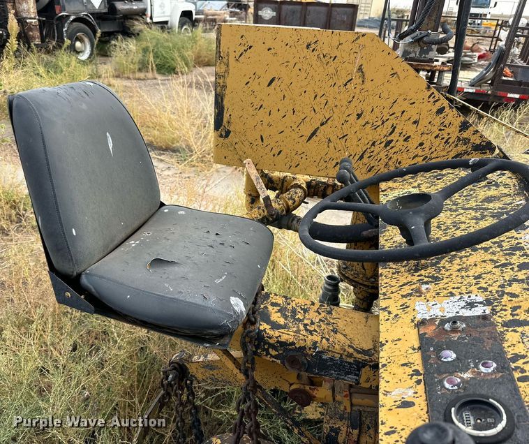 image for item DD3396 Blaw-Knox sealcoat squeegee machine