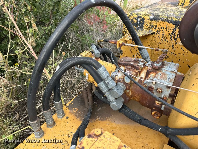 image for item DD3396 Blaw-Knox sealcoat squeegee machine