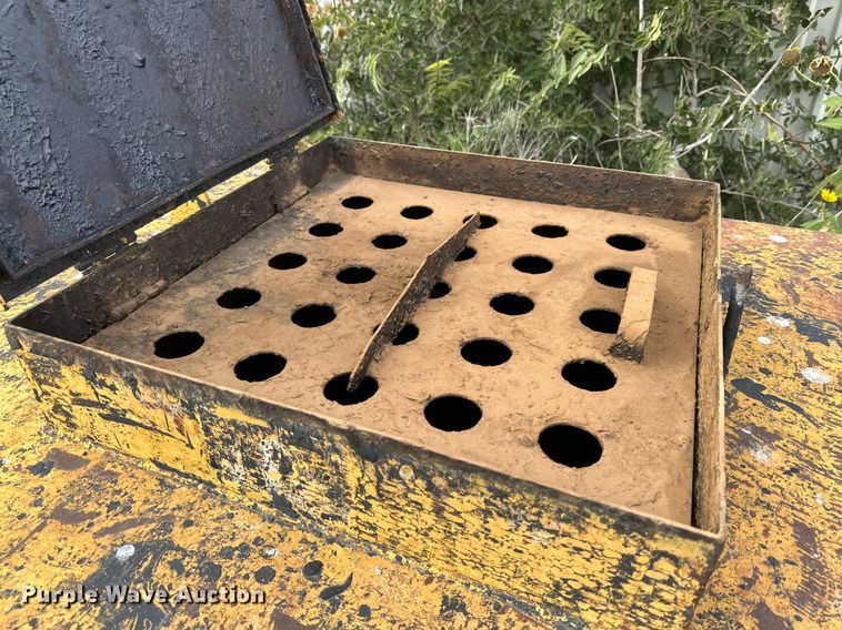 image for item DD3396 Blaw-Knox sealcoat squeegee machine